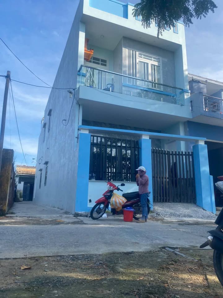 Nhà 2 tầng mặt tiền 3 hướng tại Quan Châu, Hòa Xuân, Đà Nẵng - Giá chỉ 3,59 tỷ!