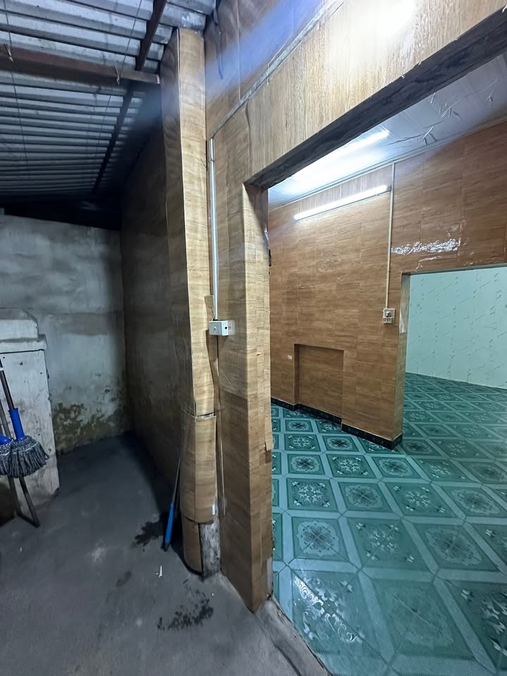 Phòng cho thuê 35m² tại Bồ Đề, Long Biên chỉ 3.5 triệu - Tiện nghi đầy đủ, giao thông thuận lợi!