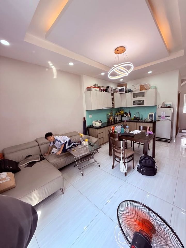 Nhà mặt tiền đường Nguyễn Sơn, quận Tân Bình, 42m² giá 13 tỷ - Đầu tư sinh lời lý tưởng!