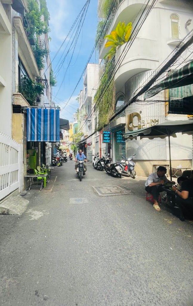 Nhà phố 4 tầng Võ Văn Kiệt Q1 25m² giá 9 tỷ - Sổ hồng riêng chính chủ!