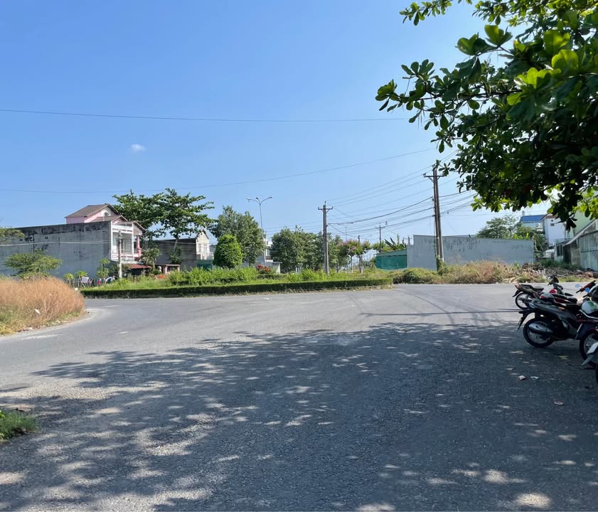 Đất nền 2 mặt tiền KDC Minh Linh Vĩnh Long 120m² giá 1.8 tỷ - Cơ hội đầu tư tuyệt vời!