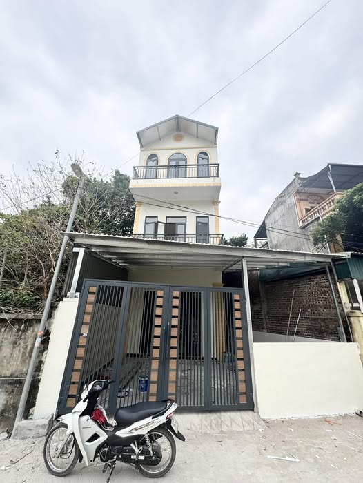 Nhà 3 tầng Bà Triệu, Lạng Sơn 87m² giá 3 tỷ - Đầu tư sinh lời cao!