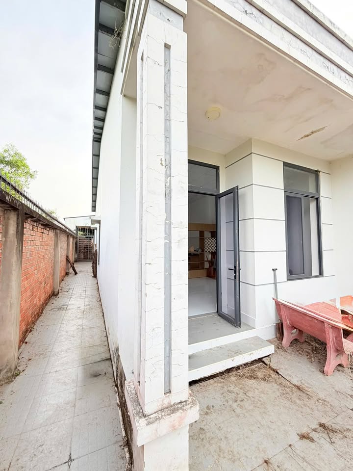 Nhà sân vườn ấp Sam Bua, Châu Thành, Trà Vinh 50m² giá 950 triệu - Full nội thất, thoáng mát!