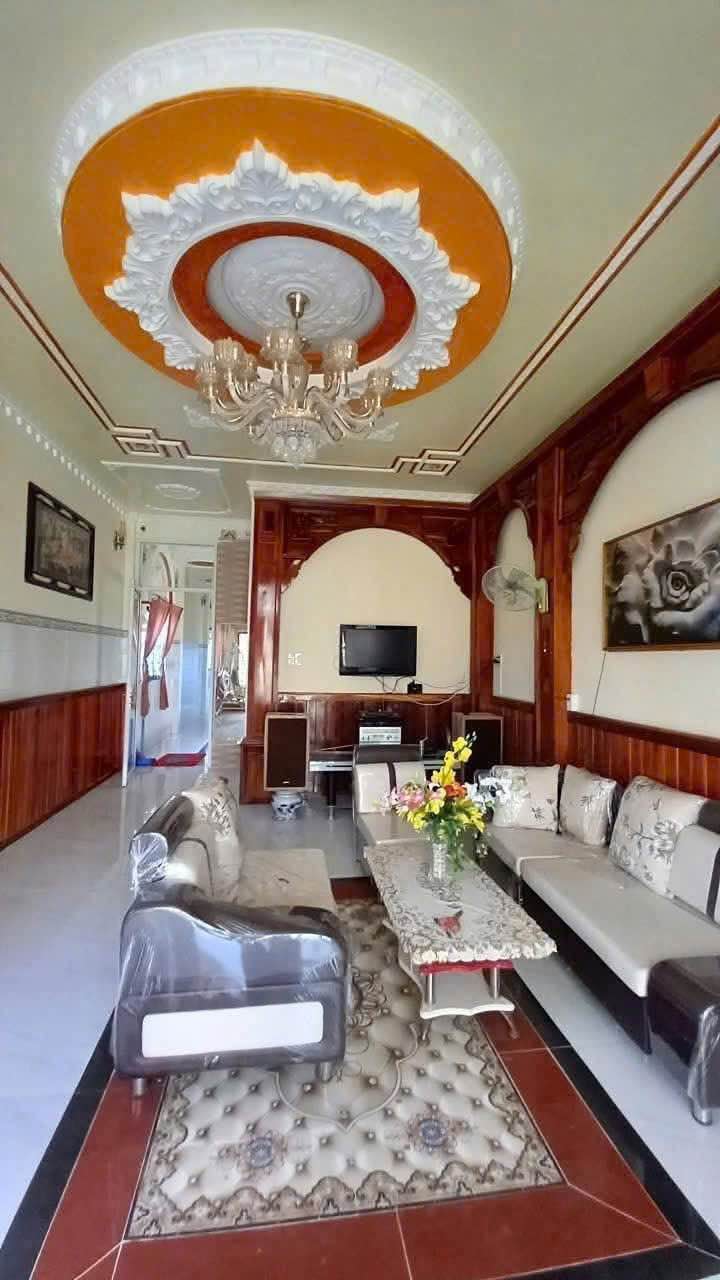 Nhà mặt tiền đường Ngô Gia Tự, phường 6, Sóc Trăng 90m² giá 6 tỷ - Thiết kế hiện đại, đầy đủ tiện nghi!