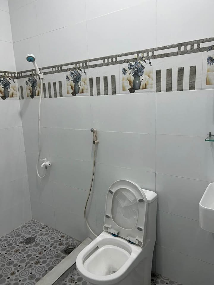 Nhà mặt tiền đường Việt Trinh, phường Mỹ Xuyên, giá 3 triệu - Cơ hội thuê tuyệt vời!