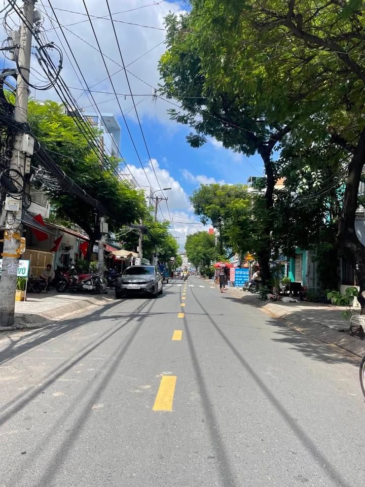 Nhà phố lô góc Cao Xuân Dục, Q8 - 65m² giá 15 tỷ - Kinh doanh sầm uất!