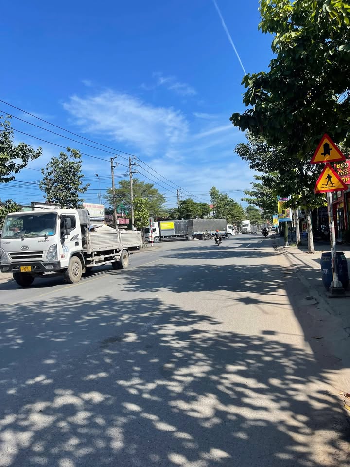 Nhà cấp 4 gác lửng mặt tiền Nguyễn Thị Minh Khai, Dĩ An 85m² giá 6 tỷ - Kinh doanh thuận lợi!