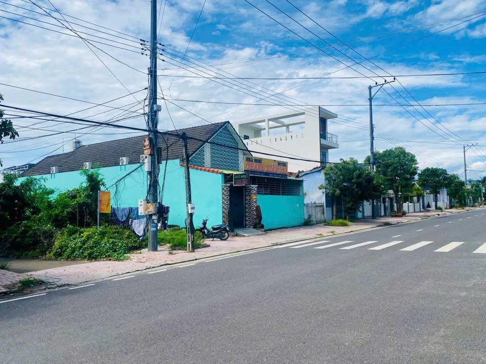 FrontHouse Ninh Hòa 158m² giá 2.7 tỷ - Mặt tiền đường nhựa đẹp