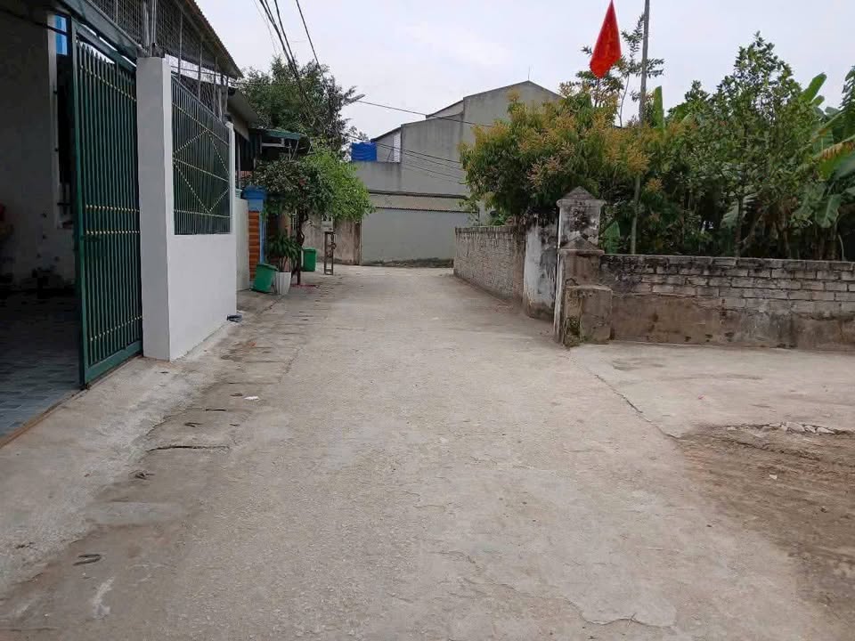 Nhà 2 tầng Tân Phong, Quảng Xương 138m² giá 2 tỷ - Nhà mới, sạch đẹp, sổ hồng đầy đủ!