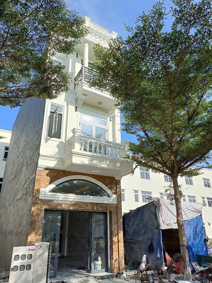 Nhà Tân Cổ Điển An Phú, Bình Dương 60m² giá 4.65 tỷ - Sẵn sàng vào ở ngay!