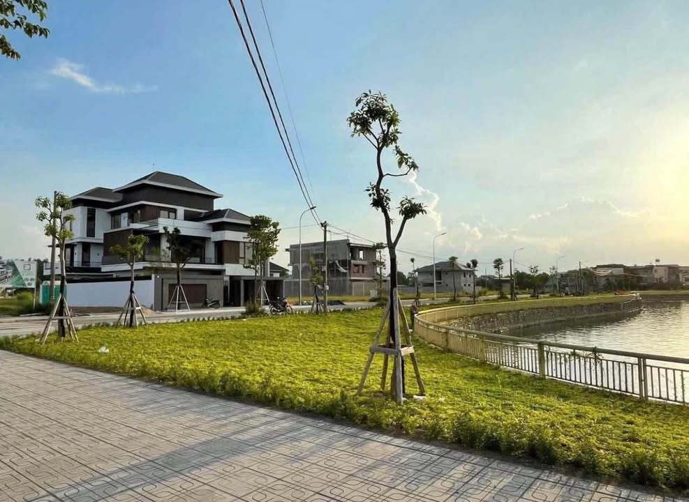 Biệt thự KĐT Thăng Long Thái Nguyên 375m² giá 15 tỷ - Hạ tầng hoàn thiện, xây dựng ngay!