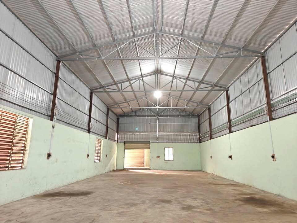 Cho thuê kho xưởng mặt tiền đường nhựa Xã Bình Minh 800m² giá 20 triệu - Thích hợp sản xuất và lưu trữ!