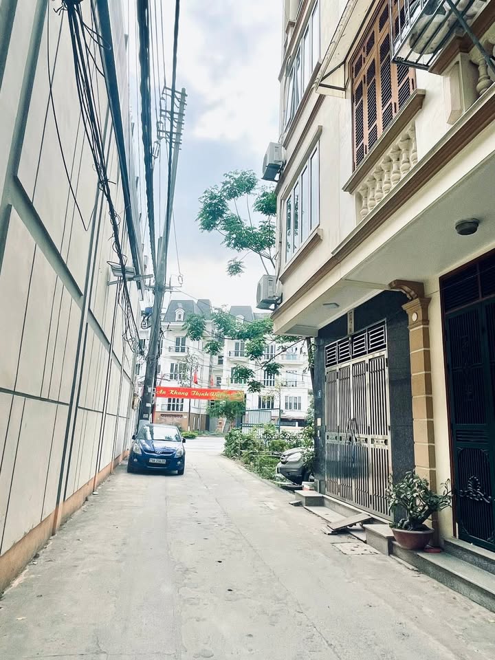 Đất phân lô Lai Xá, Hoài Đức 42m² giá 6 tỷ - Lô góc 2 mặt tiền, ô tô vào tận nơi!