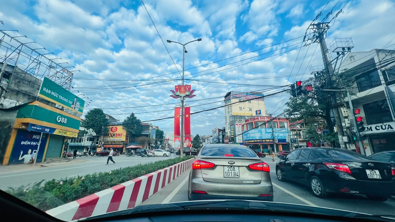 Nhà 4 tầng kinh doanh tại Phan Đình Phùng, Thái Nguyên 59m² giá 6 tỷ - Vị trí đắc địa, đông đúc!