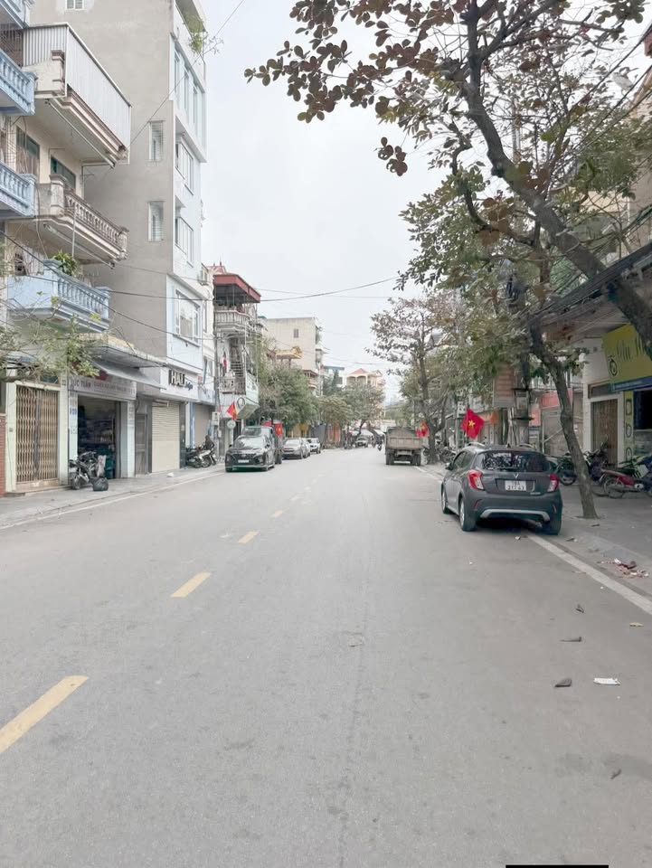 Bán gấp FrontHouse 3 tầng mặt đường Mạc Thị Bưởi 69m² - Vị trí kinh doanh siêu hiếm!