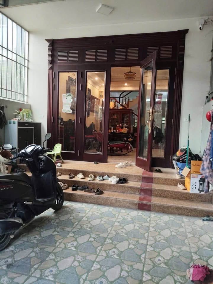 Nhà đẹp 2.5 tầng tại Kiện Khê, 137m² - Nội thất sang trọng