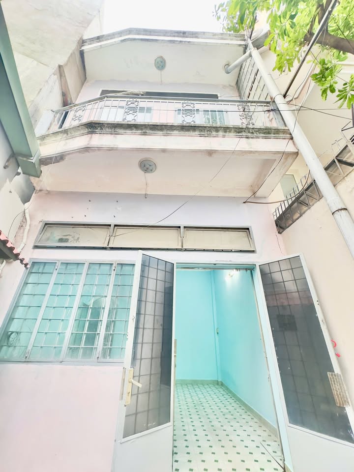 Nhà 2 tầng 42/ Đường Hoàng Hoa Thám, P7, Bình Thạnh - Mặt tiền hẻm, xe hơi tới cửa!