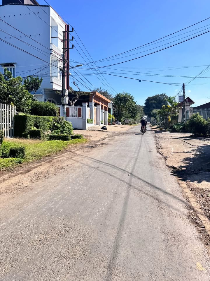 Mặt tiền kinh doanh Trần Nhân Tông 225m² giá 2.23 tỷ - Vị trí đắc địa gần bến xe!