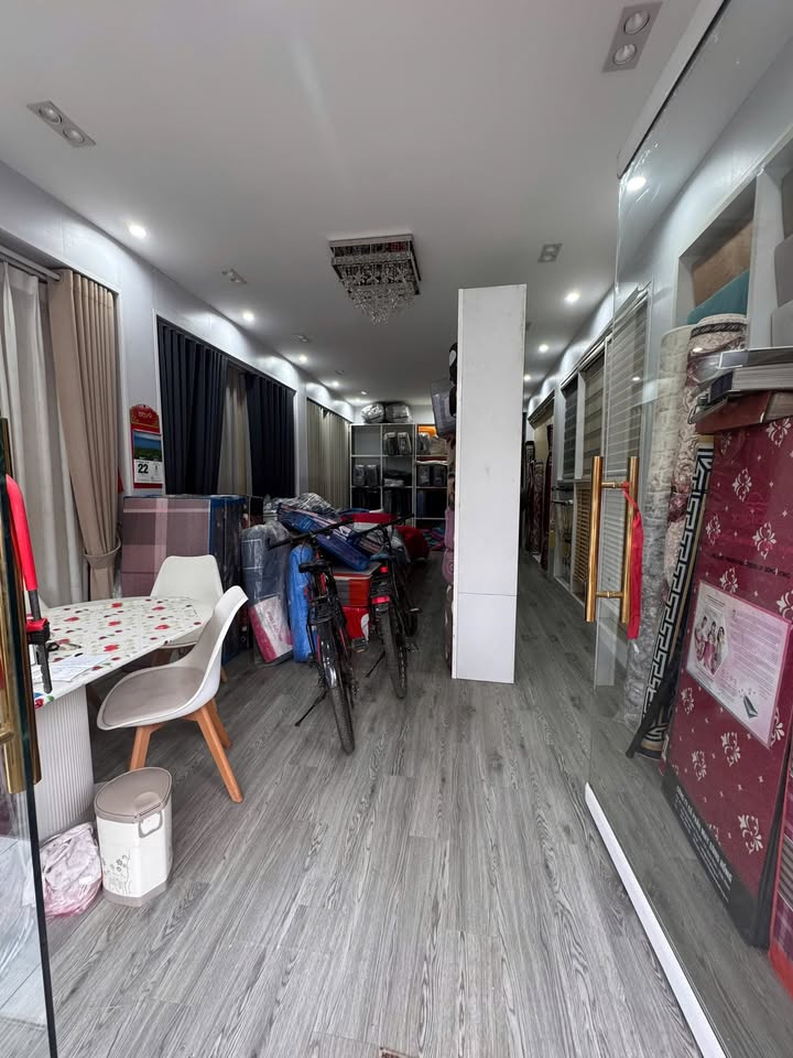 Nhà 2 Tầng 1 Tum Đường Nguyễn Huệ, Phường Lào Cai 80m² - Kinh doanh sầm uất!