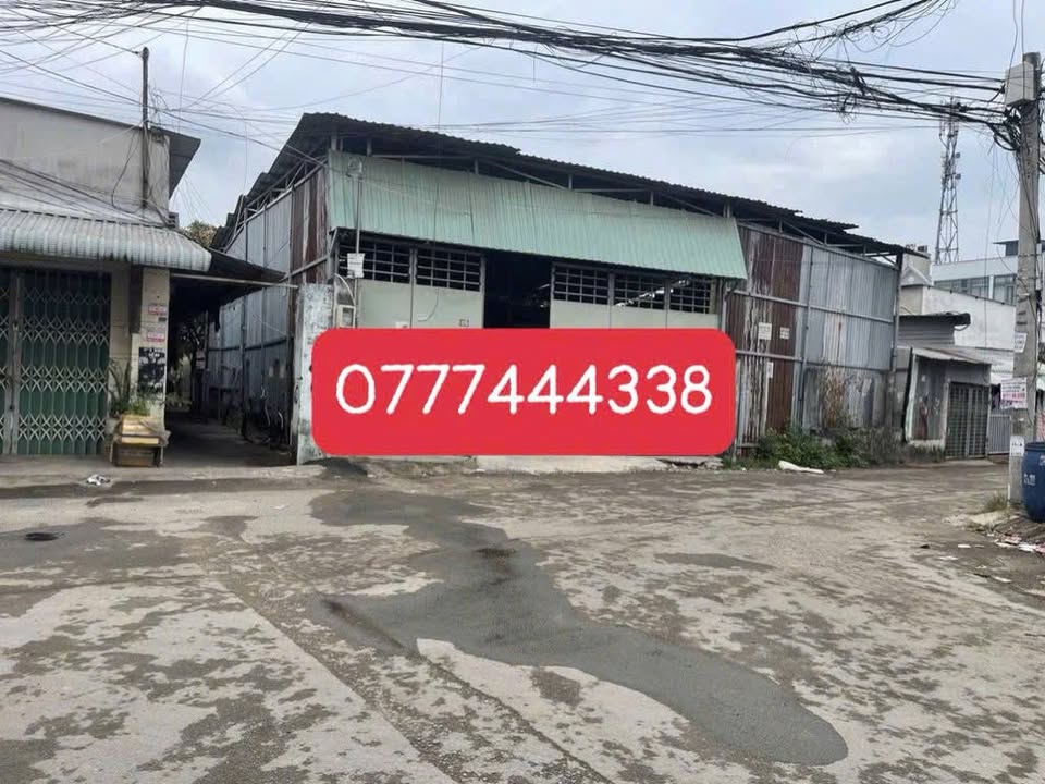Xưởng cho thuê tại Quận 9, 250m² giá 10 triệu - Đường lớn thuận lợi!