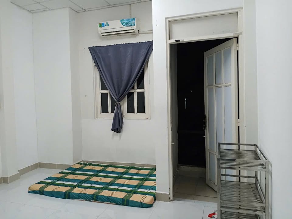 Phòng cho thuê tại Đoàn Văn Bơ, Quận 4 - 25m² giá chỉ 4.3 triệu/tháng!