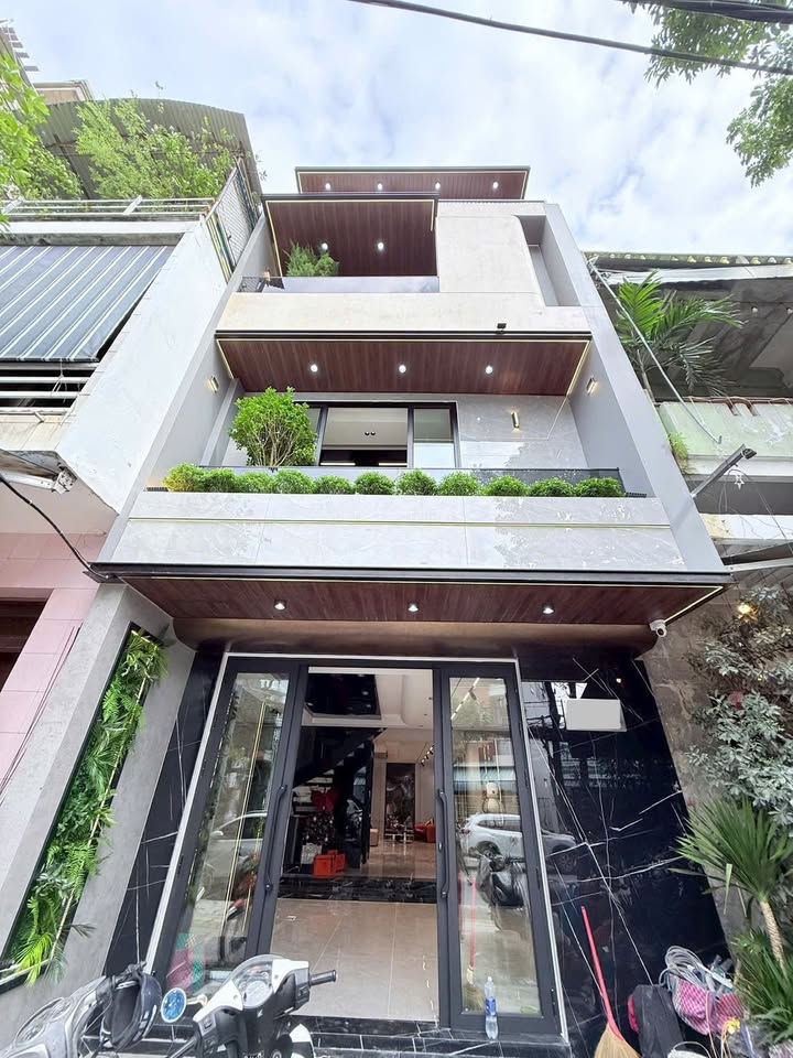 Bán nhà 4 tầng mặt tiền Nguyễn Tri Phương, Đà Nẵng 81m² giá 16.2 tỷ - Đầu tư sinh lời ngay!