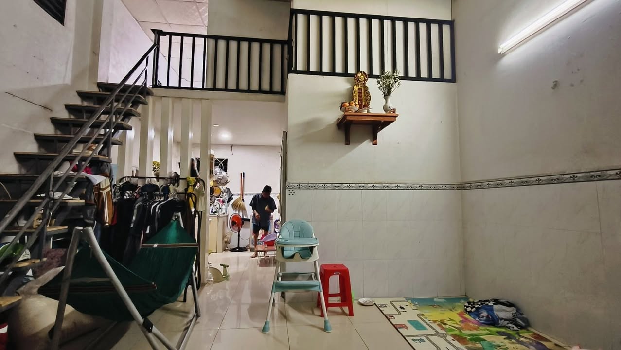 Nhà phố Thủ Đức 45m² giá thỏa thuận - Sổ hồng chính chủ, gần vòng xoay Phú Hữu!