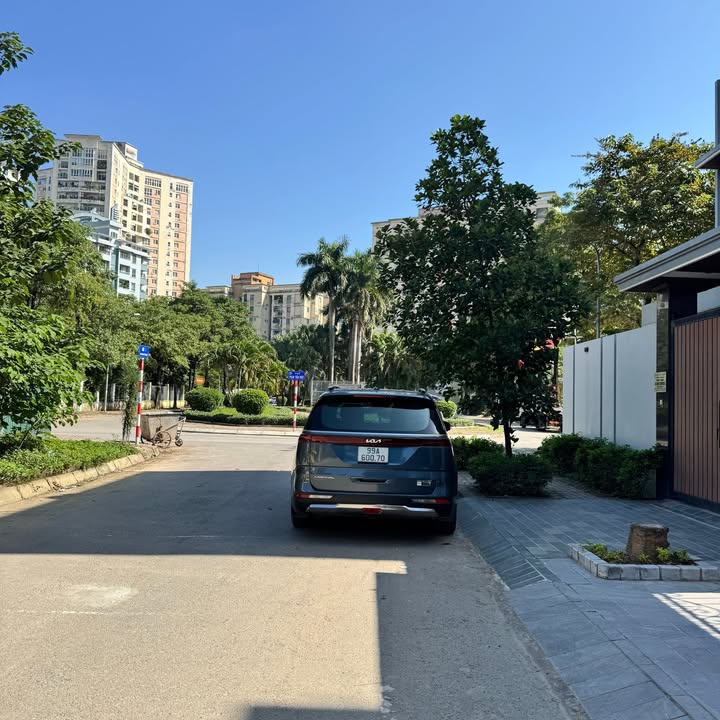 Nhà 7 tầng Phạm Văn Đồng 38m² giá 10 tỷ - Gần công viên Hòa Bình