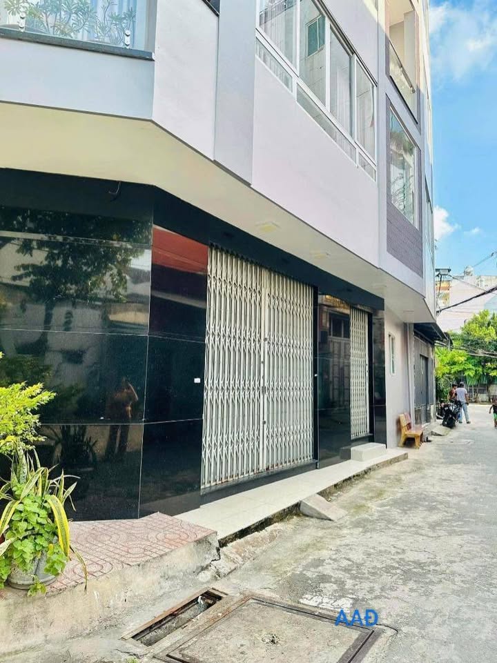 Nhà mặt tiền Lê Thiệt, Tân Phú 46.8m² giá 10 tỷ - Căn góc đẹp ở ngay!