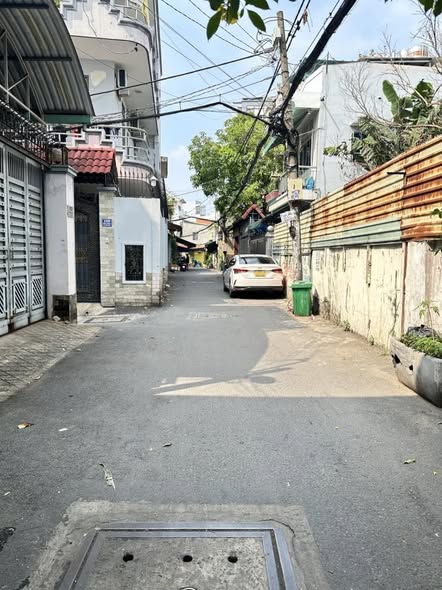 Nhà đẹp Gò Vấp 18m² giá 3.7 tỷ - Hẻm xe hơi đỗ cửa, vào ở ngay!