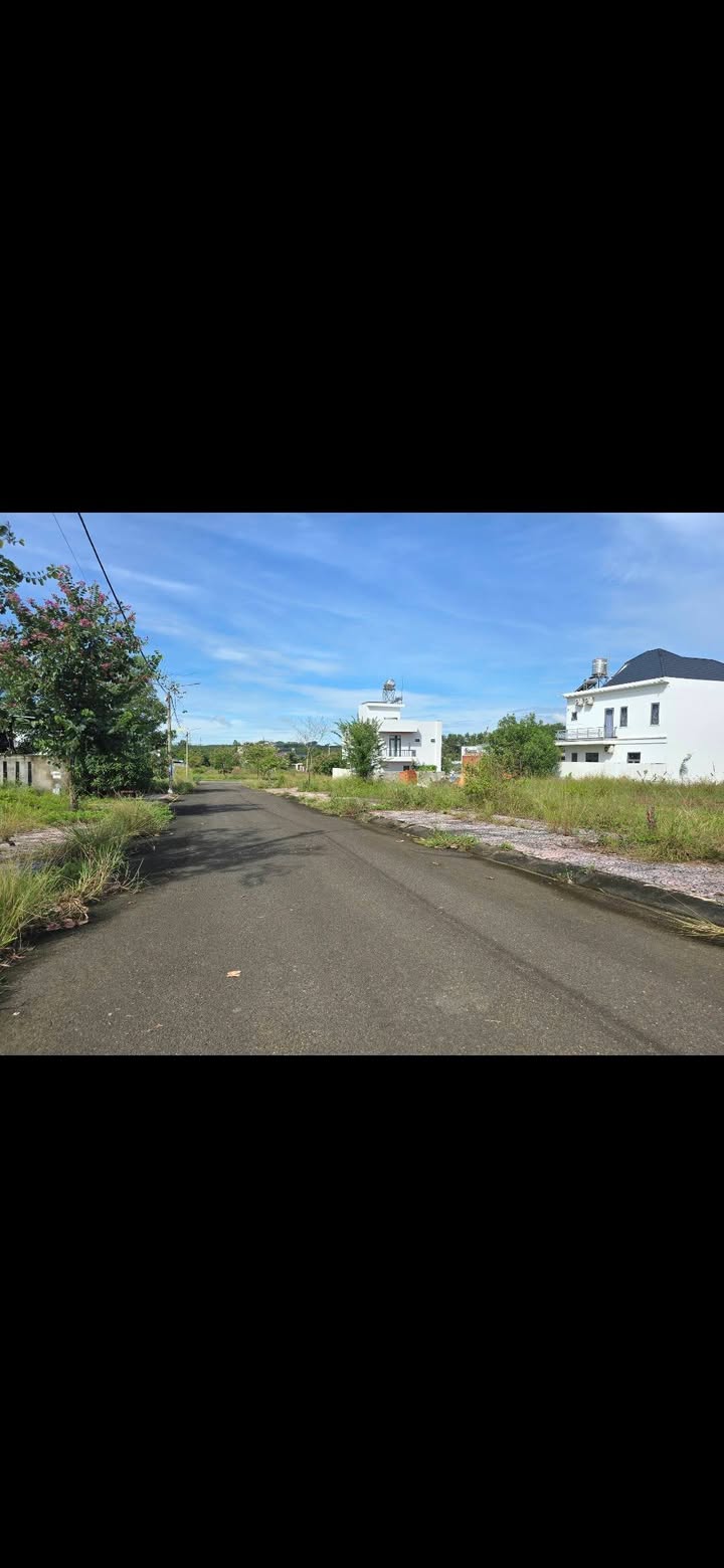 Bán đất mặt tiền đường N11, phường Bình Phước, 210m² - Sổ đỏ chính chủ, giá tốt!