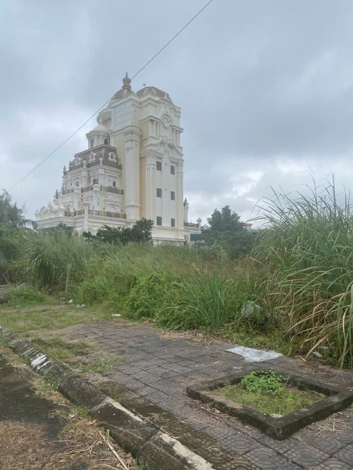 Đất Cẩm Thủy 270m² giá 6.21 tỷ - Vị trí vàng gần trụ sở hải quan!