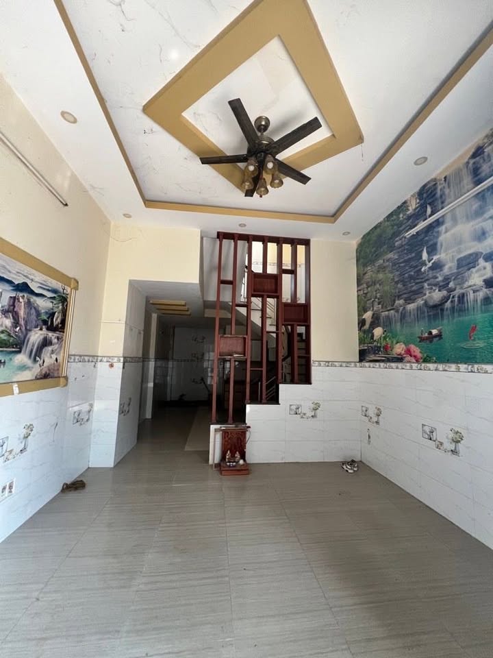 Nhà 2 tầng Lò Lu, Long Trường 77m² giá 4.2 tỷ - Sân ô tô thoáng mát!