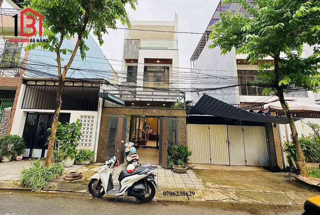 Bán nhà mặt tiền Nơ Trang Long, Hòa Cường 90m² giá 10.6 tỷ - Nhà 3 tầng mới đẹp, sân ô tô