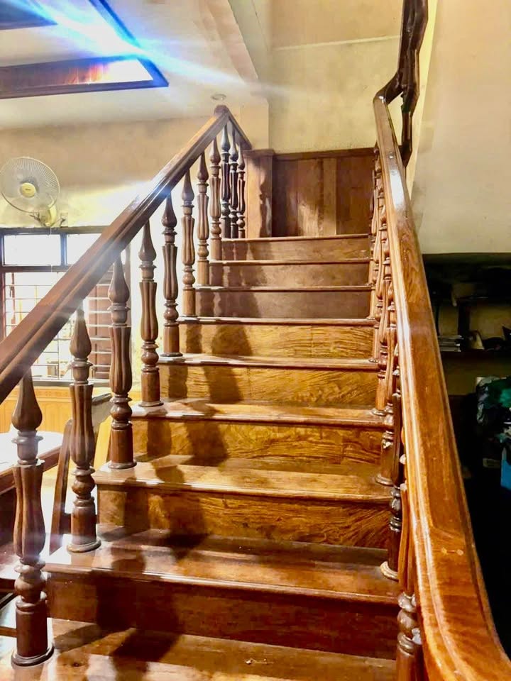 Nhà Hòa Xuân Mới 100m² giá 3.1 tỷ - Nội thất gỗ Hương cao cấp!