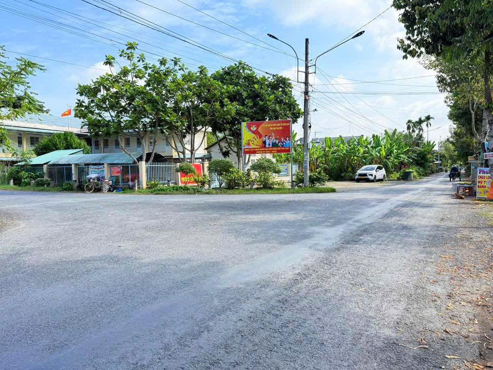 Đất nền gần ủy ban phường Đông Thành, Vĩnh Long 202m² - Giá chỉ 1.5 tỷ!