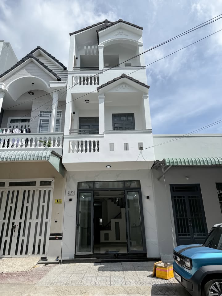 Nhà phố 2 lầu tại KDC Đại học Y Dược, Cần Thơ 64m² giá 5.49 tỷ - Chính chủ bán gấp!