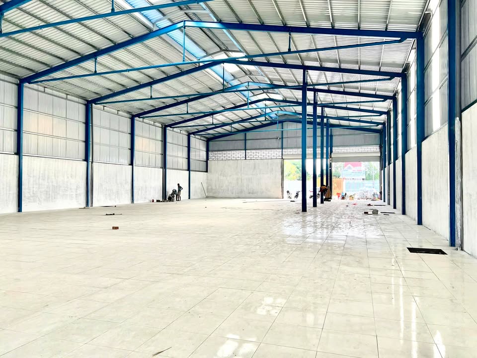 Kho cho thuê tại Nguyễn Văn Linh, Cần Thơ 1.400m² - Vị trí đắc địa, kết nối thuận tiện!