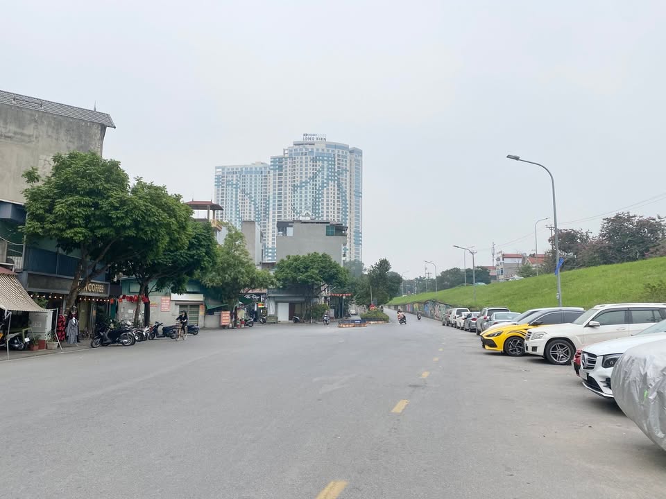 Đất Ngọc Thụy Long Biên 113m² giá 25.08 tỷ - Mặt tiền rộng, gần phố chính!