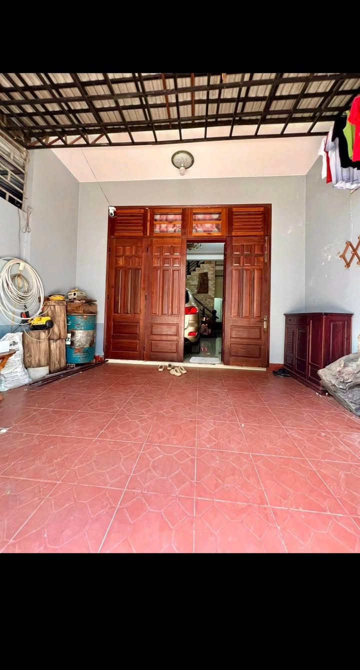 Nhà 2 tầng hẻm Bà Triệu, TP Pleiku 100m² giá 2.1 tỷ - An ninh, yên tĩnh!