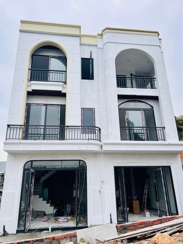 Nhà phố Hạ Long 57m² giá 2 tỷ - Hoàn thiện sắp bàn giao!