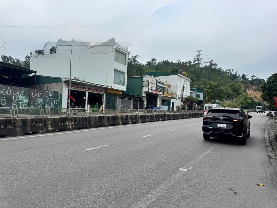 Bán đất kinh doanh mặt tiền QL18, phường Cửa Ông, 68m² - Tiềm năng sinh lời cao!