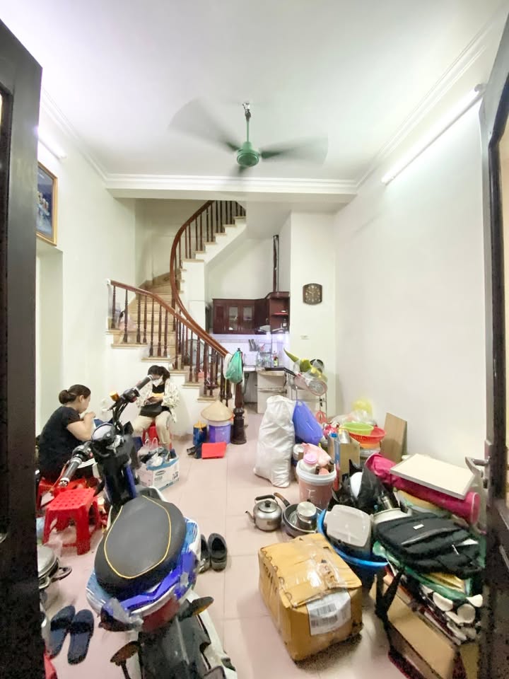 Nhà cho thuê 20m² 4 tầng tại ngõ 120 Ngũ Nhạc, Lĩnh Nam - Giá chỉ 5 triệu/tháng!