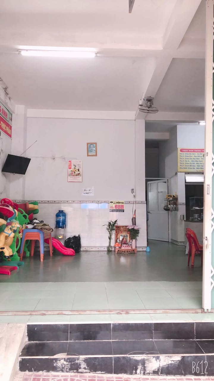 Nhà 2 mặt tiền 100m² tại ngã tư Đinh Công Tráng - Trương Hán Siêu, giá 2 tỷ - Bán gấp chính chủ!