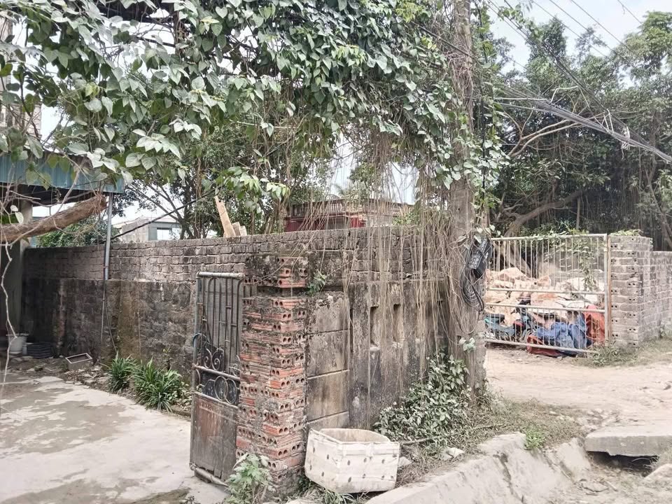 Nhà 2 tầng mặt tiền Quốc Lộ 45, 260m² giá 2.3 tỷ - Cơ hội sở hữu tuyệt vời!