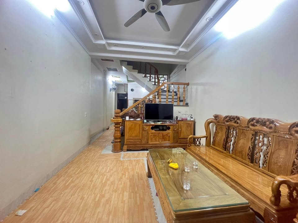 Nhà 3 tầng mặt đường Minh Khai, 88m² giá 3 tỷ - Sẵn sàng vào ở ngay!