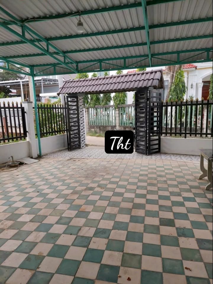 Nhà cấp 4 Hẻm Nguyễn Trường Tộ, La Gi 152m² giá 2.5 tỷ - Chính chủ bán gấp!