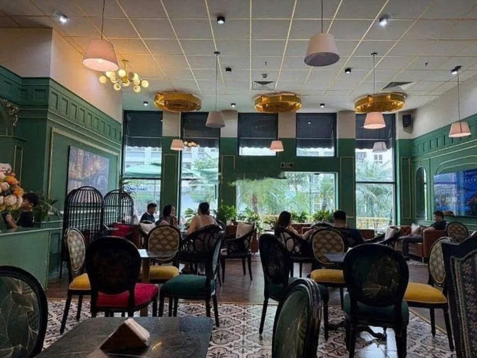 Cho thuê Shophouse Phường Quan Hoa, Quận Cầu Giấy, 275m² - Vị trí đắc địa, cho thuê ngay!