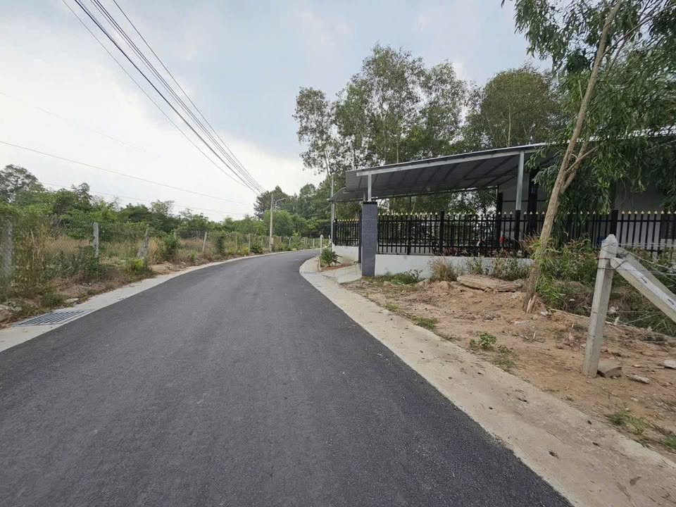 Đất nền Phú An Bến Cát 480m² giá 2.5 tỷ - Đường thông, dân cư đông đúc!