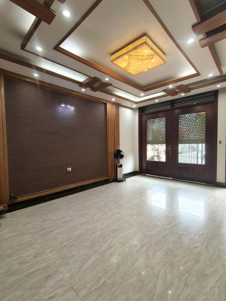 Nhà liền kề Hạ Long 113m² giá 18 tỷ - Đầu tư sinh lời, kinh doanh thuận lợi!